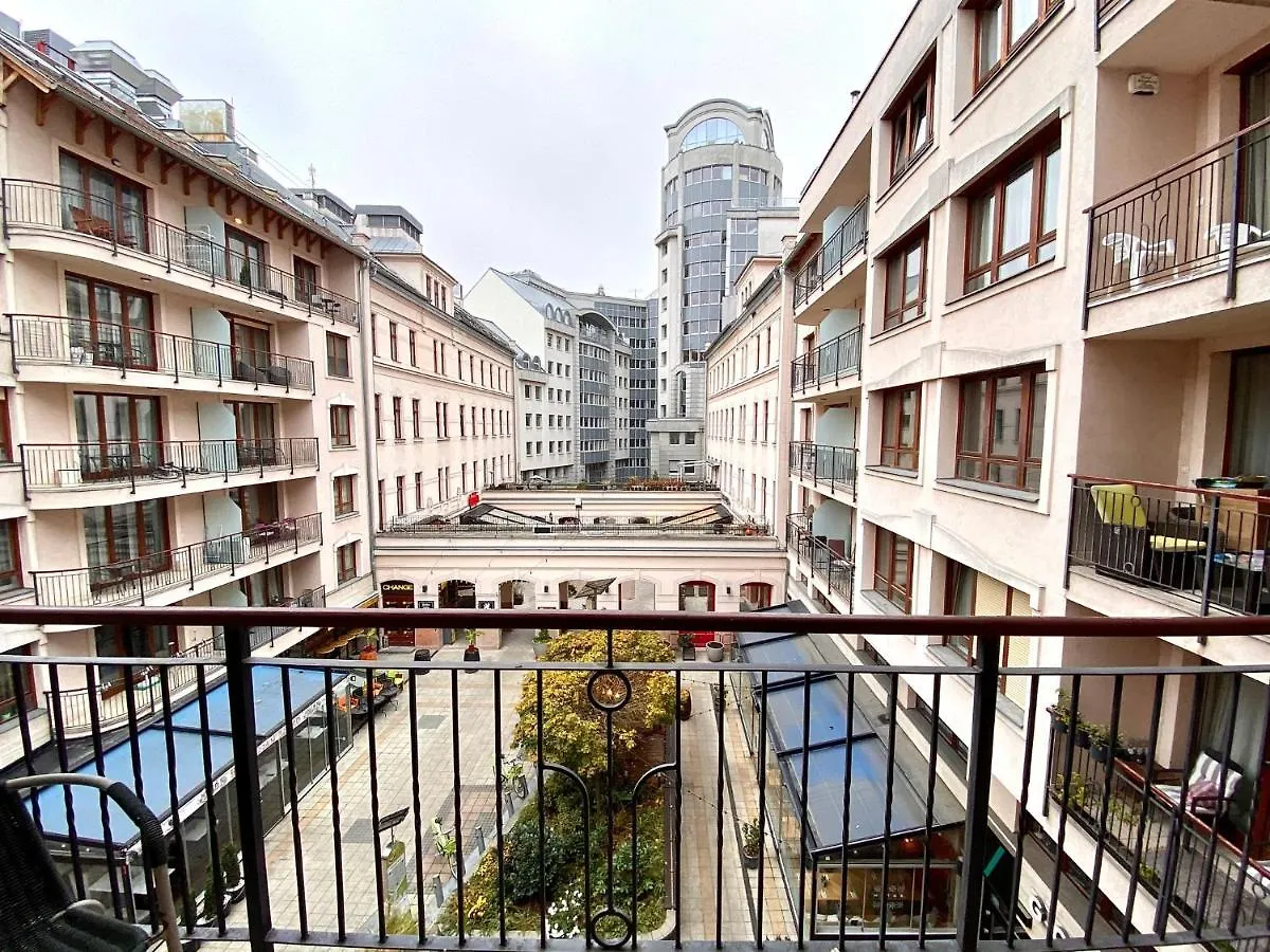Vinyl Gozsdu Apartments Budapest