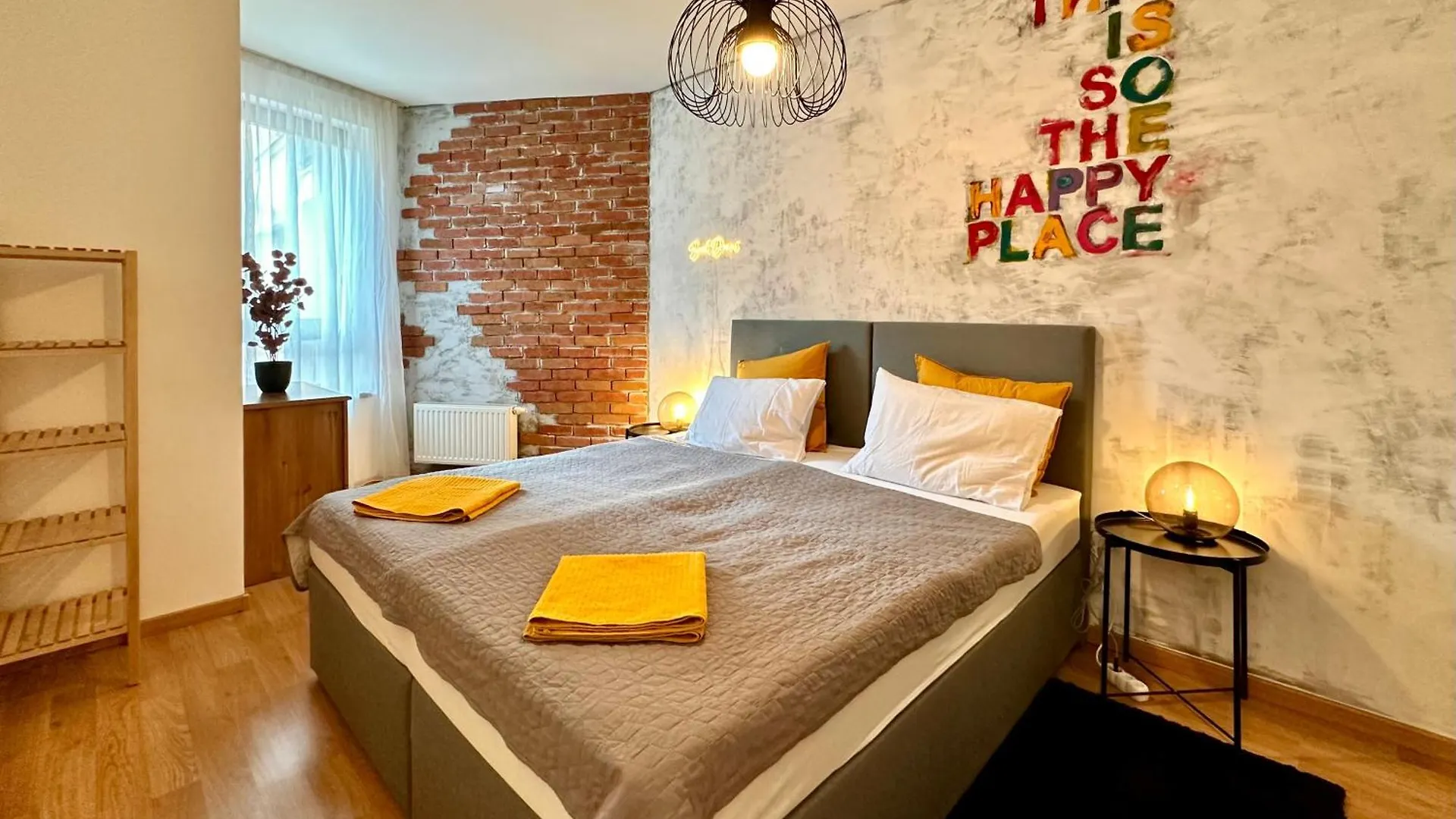 Vinyl Gozsdu Apartments Budapest