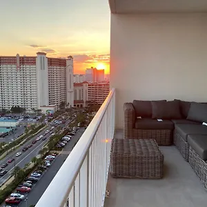  Apartment Laketown Wharf Luxury 1 Bedroom Gulf View Hosted By Eastwestgetaway United States