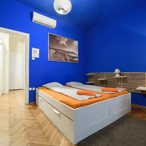 Pulse King Street Location Budapest
